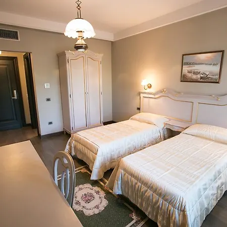 Victoria 4*