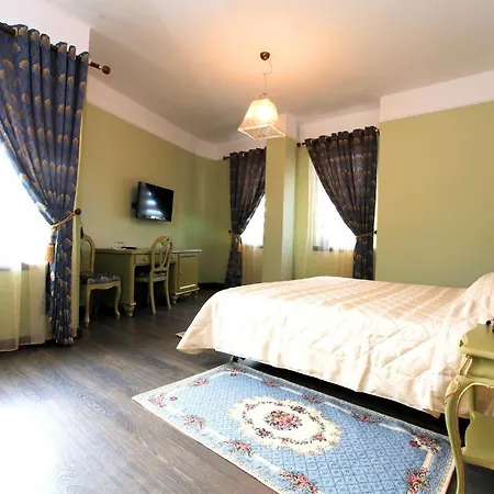 Victoria Tirana