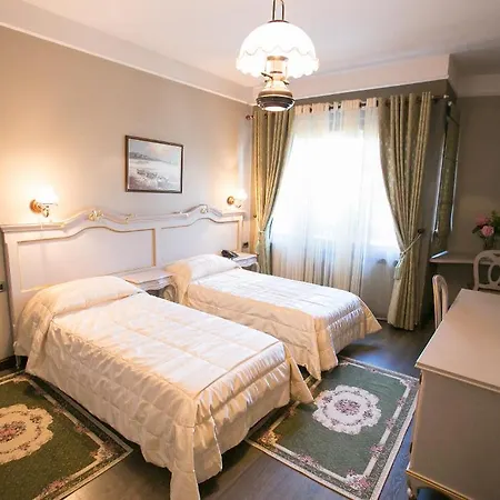 Victoria Hotel