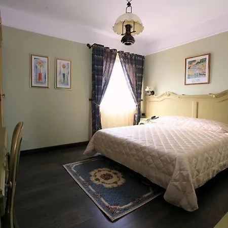 Victoria Ξενοδοχείο Τίρανα